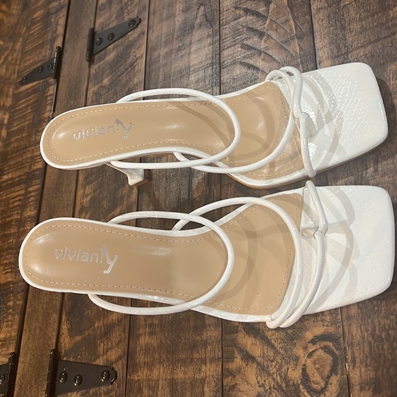 Vivianly white Heels size 9 - Picture 6 of 10
